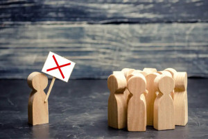 Избеляването и патината на старите шевици